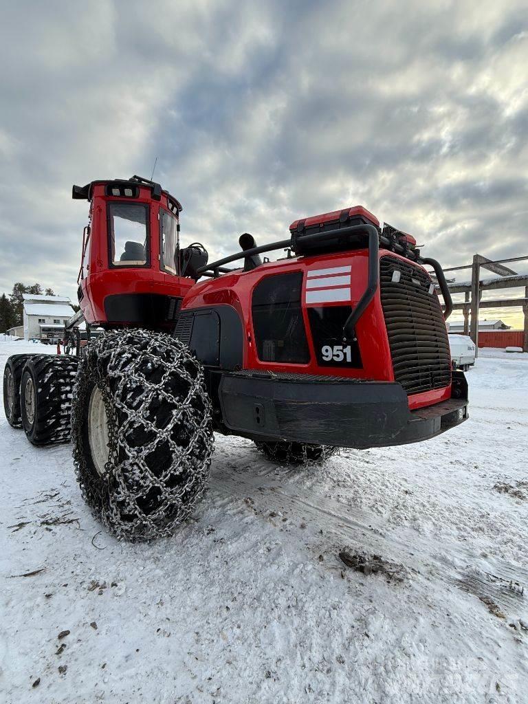Komatsu 951 Harversteri