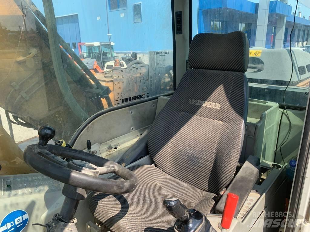 Liebherr A 900 C Bageri na kotačima