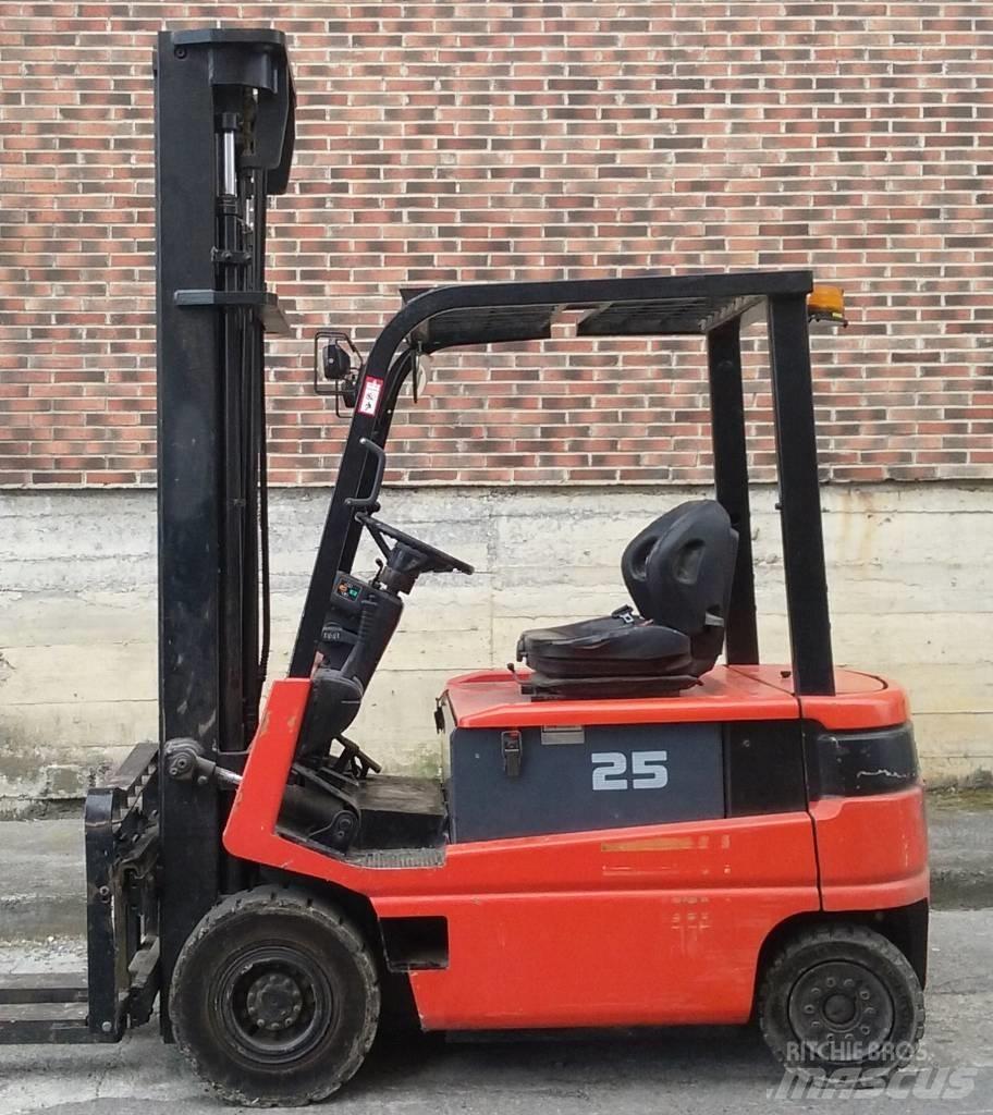 Toyota FBMF25 Električni viličari