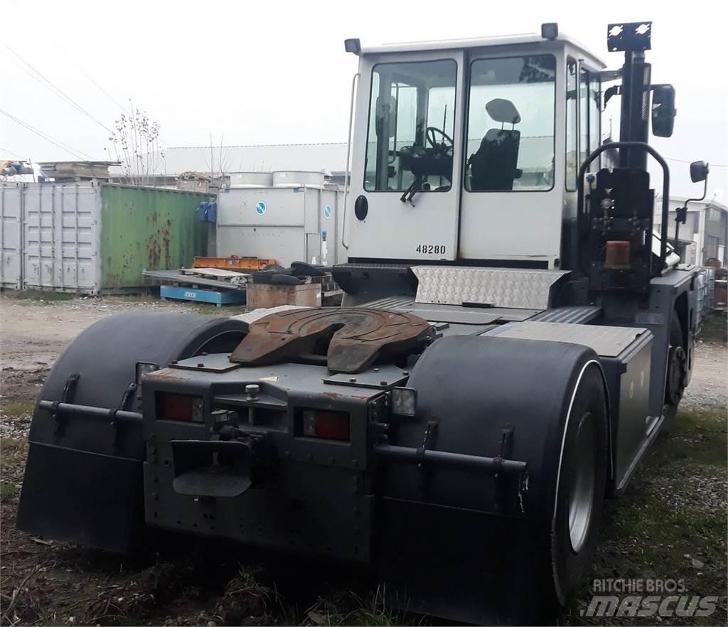  R332-4x4 Vučna vozila