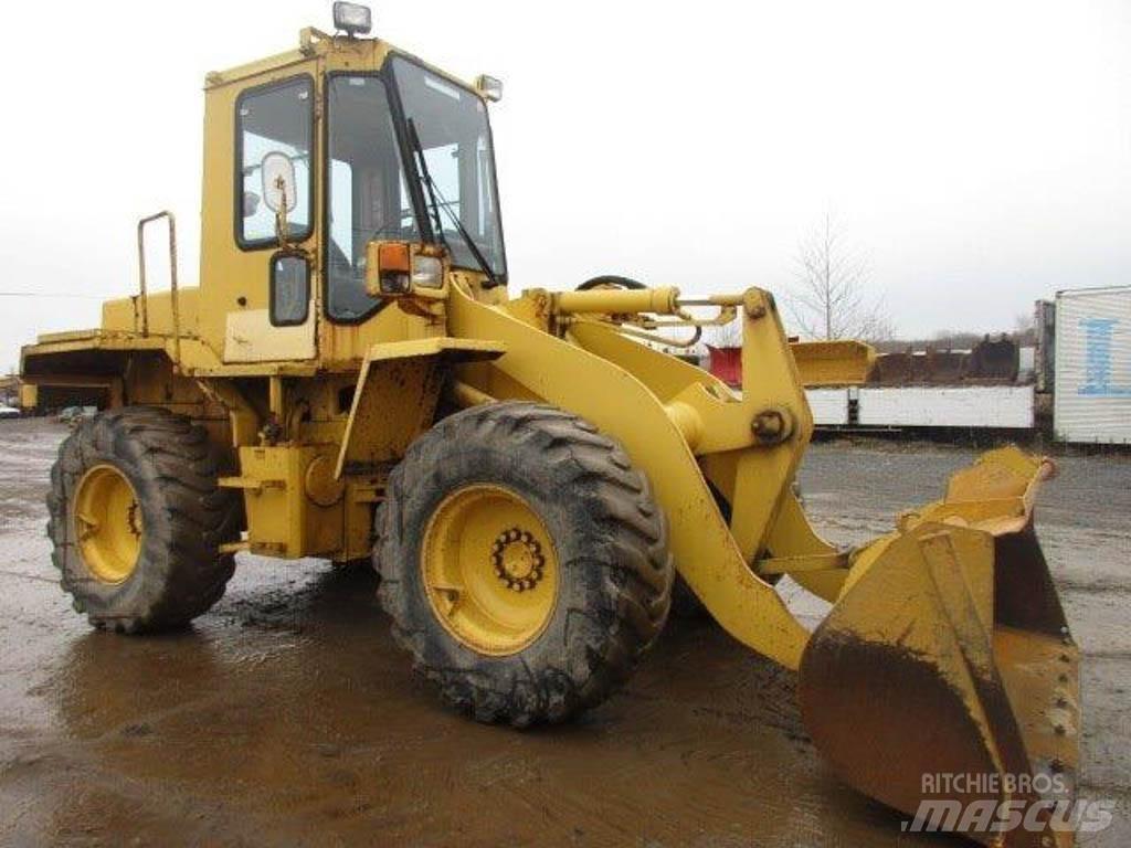 Komatsu WA100-1 Utovarivači na kotačima