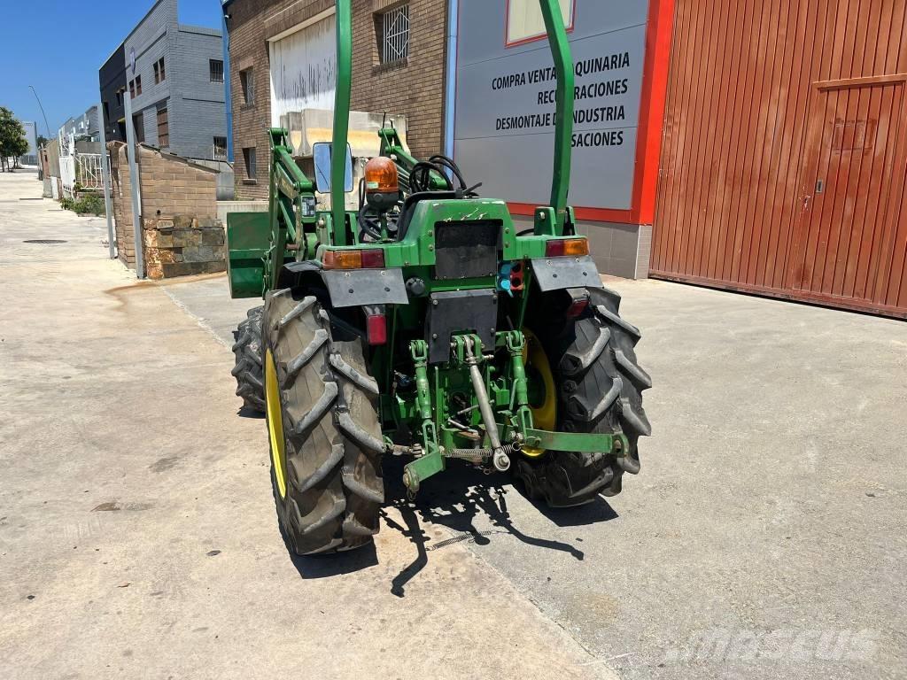 John Deere 946 Traktori