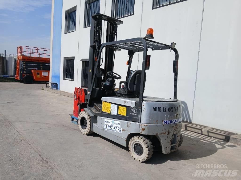 Nissan GQ02 L 30 CU Električni viličari