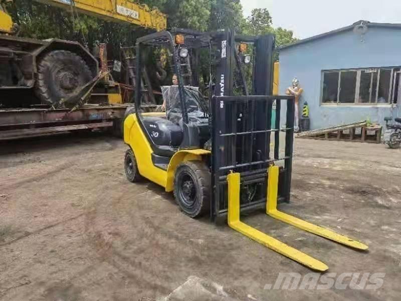 Komatsu 3Ton Dizelski viličari