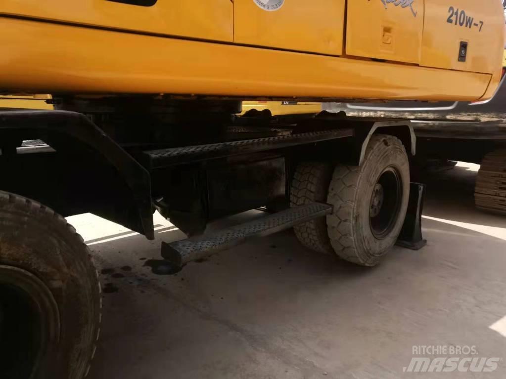 Hyundai 210-7 Bageri na kotačima