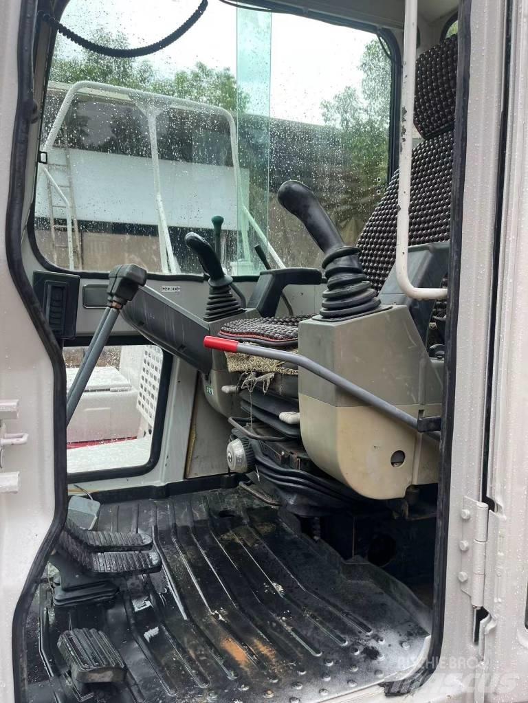 Takeuchi TB 160C Bageri gusjeničari