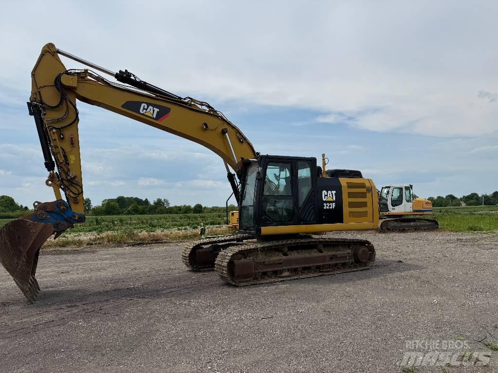 CAT 323 F L Bageri gusjeničari
