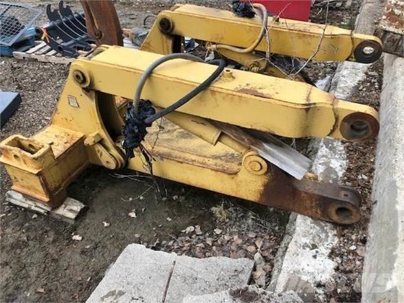 CAT D7R Skarifikatori