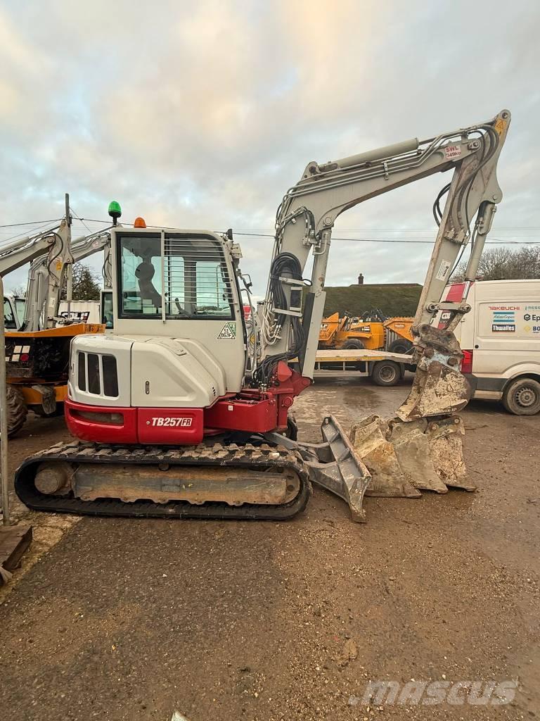Takeuchi TB 257 FR Mini bageri <7t