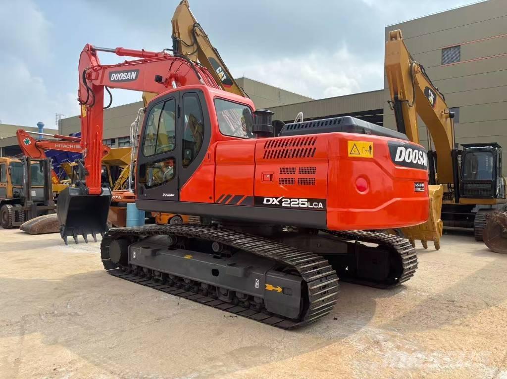 Doosan 225 LC Bageri gusjeničari