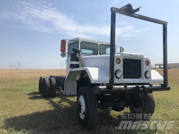 Diamond T M13 Kamioni-šasije