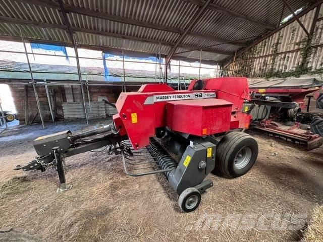 Massey Ferguson 1842 Balirke za kockaste bale