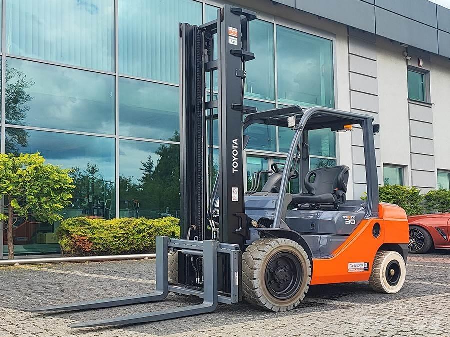 Toyota 02-8FDF30 Dizelski viličari