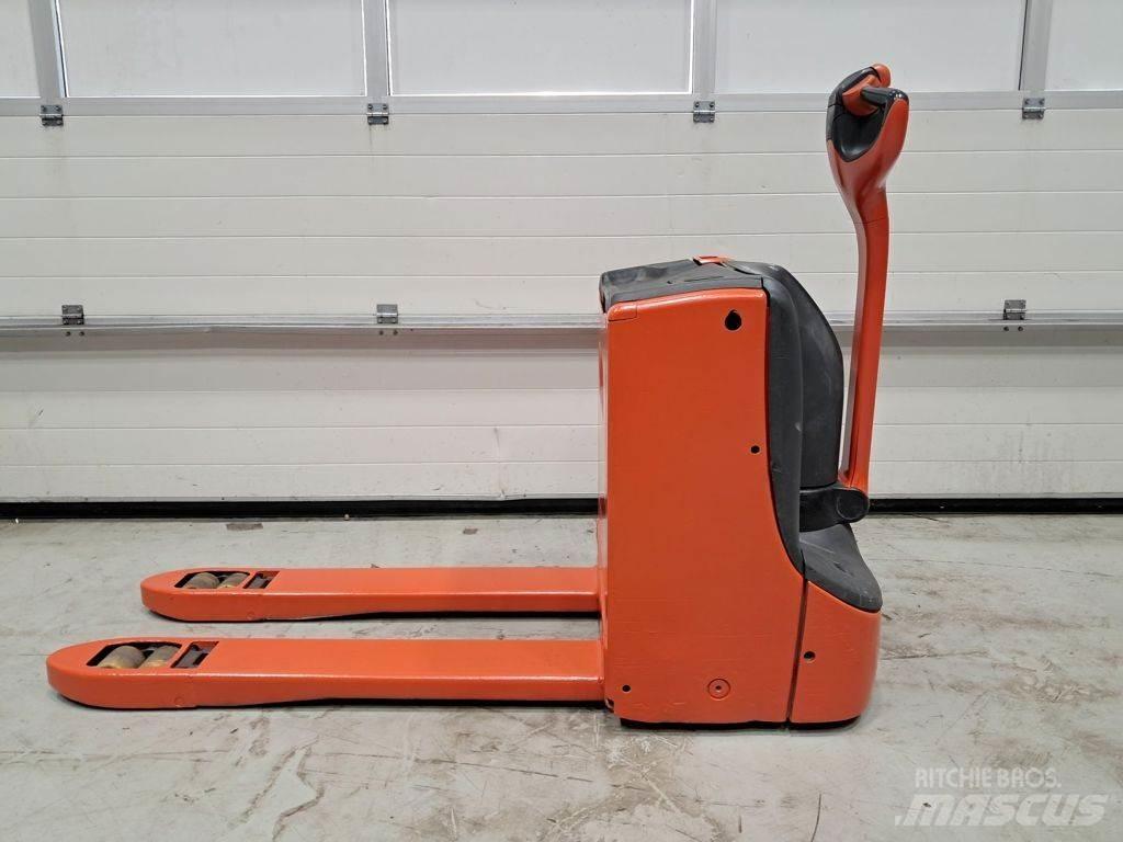 Linde T16 Nisko podizni električni viličar
