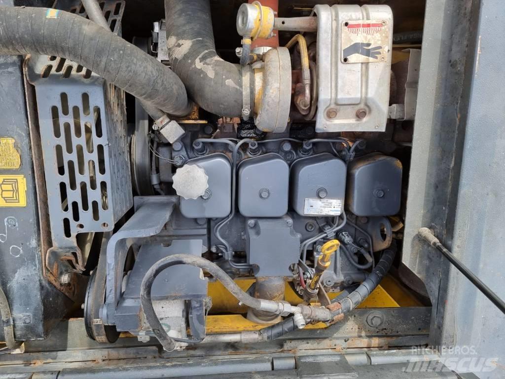 Komatsu PW 130-7K Bageri na kotačima