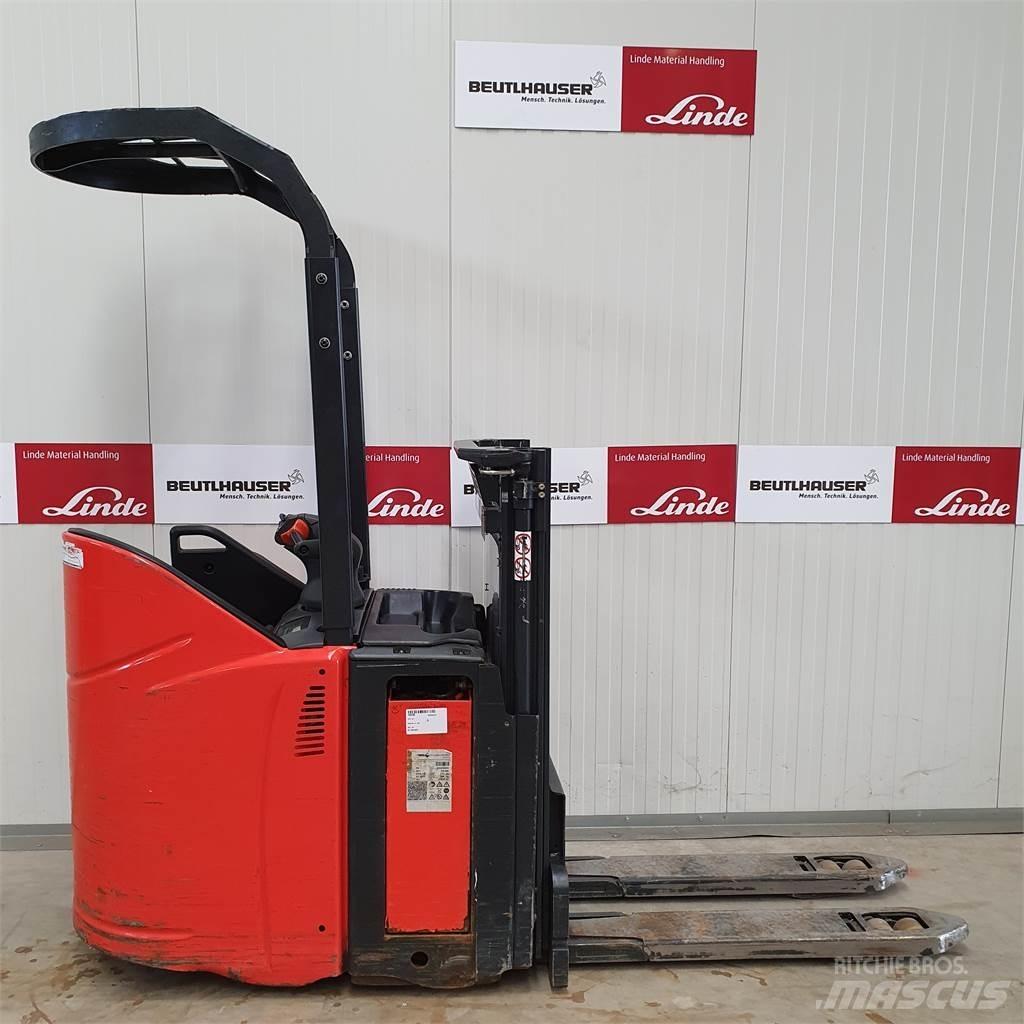 Linde D12SP Ručni električni viličar