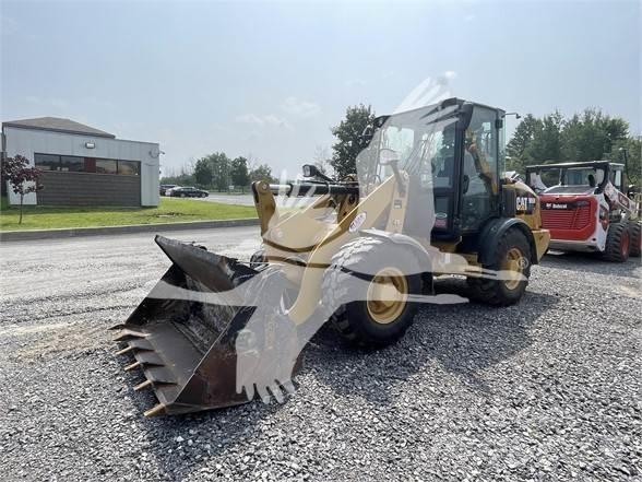 CAT 906M Utovarivači na kotačima