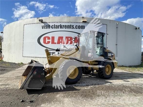 CAT 908M Utovarivači na kotačima