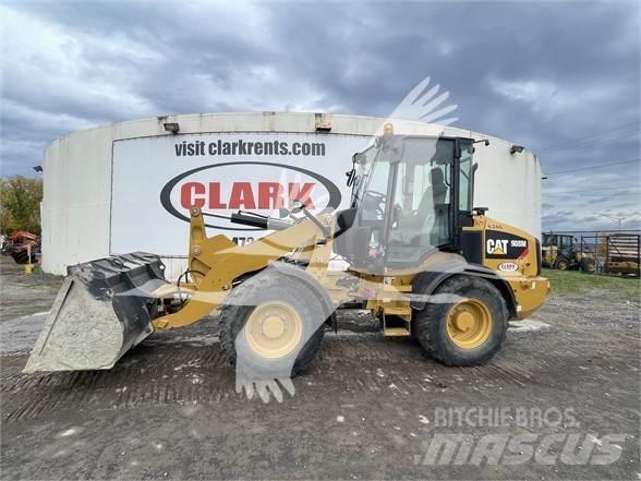 CAT 908M Utovarivači na kotačima