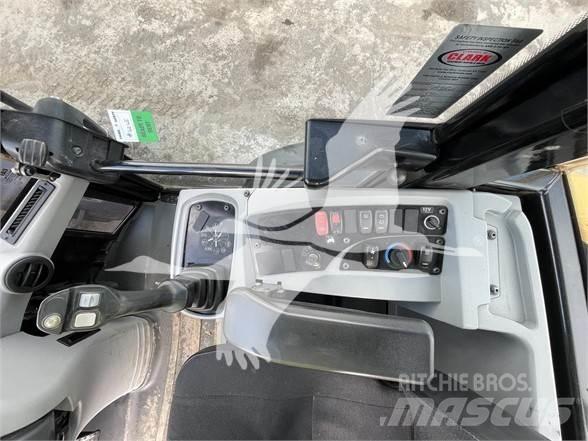 CAT 908M Utovarivači na kotačima