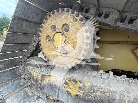 CAT D6T LGP Buldožeri gusjeničari