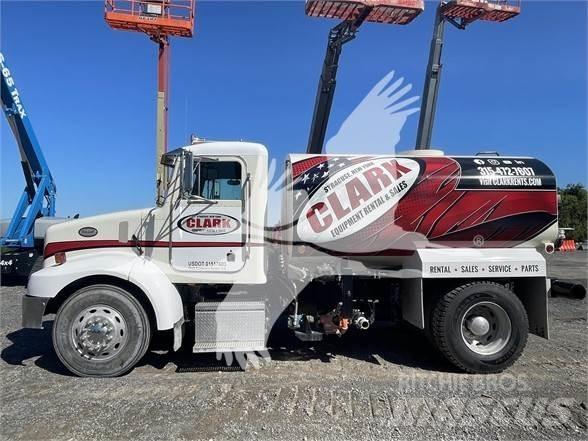 Peterbilt 330 Kamioni za vodu