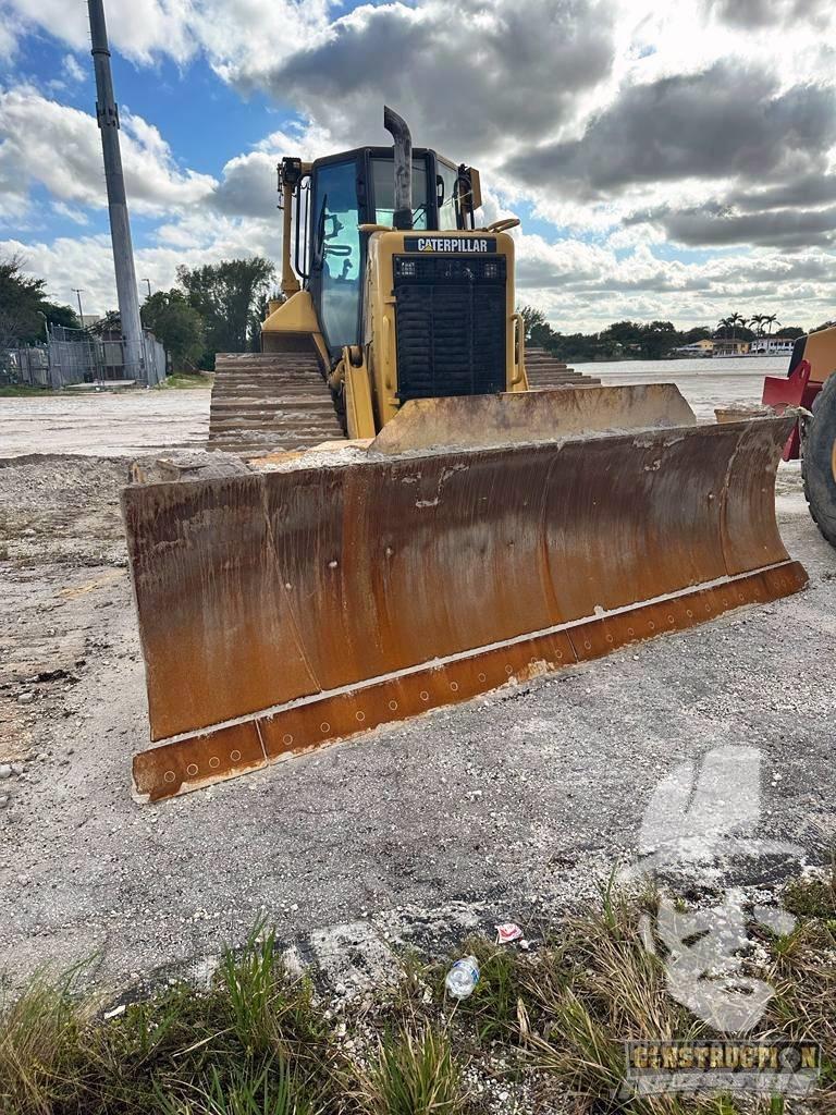 CAT D 6 N Buldožeri gusjeničari