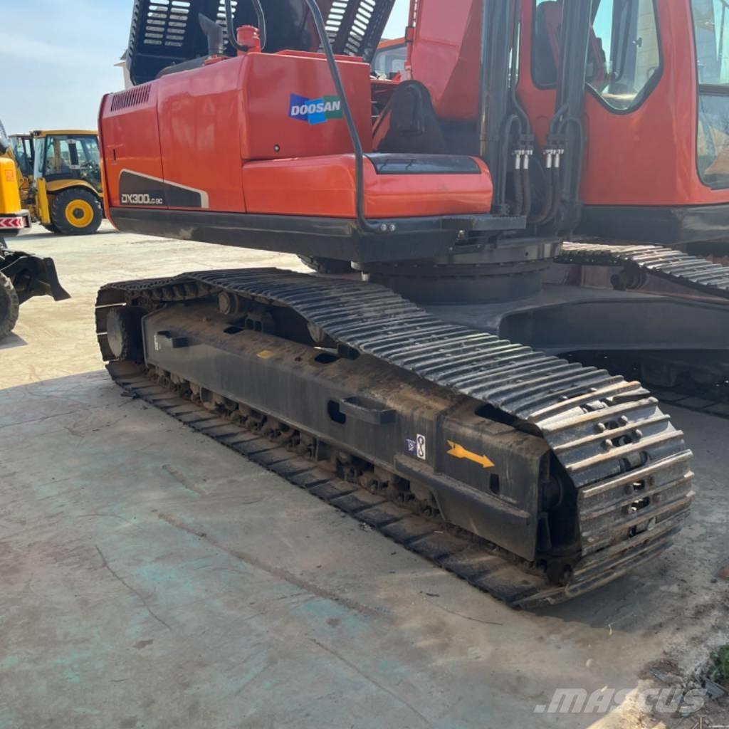 Doosan DX 300 Bageri gusjeničari