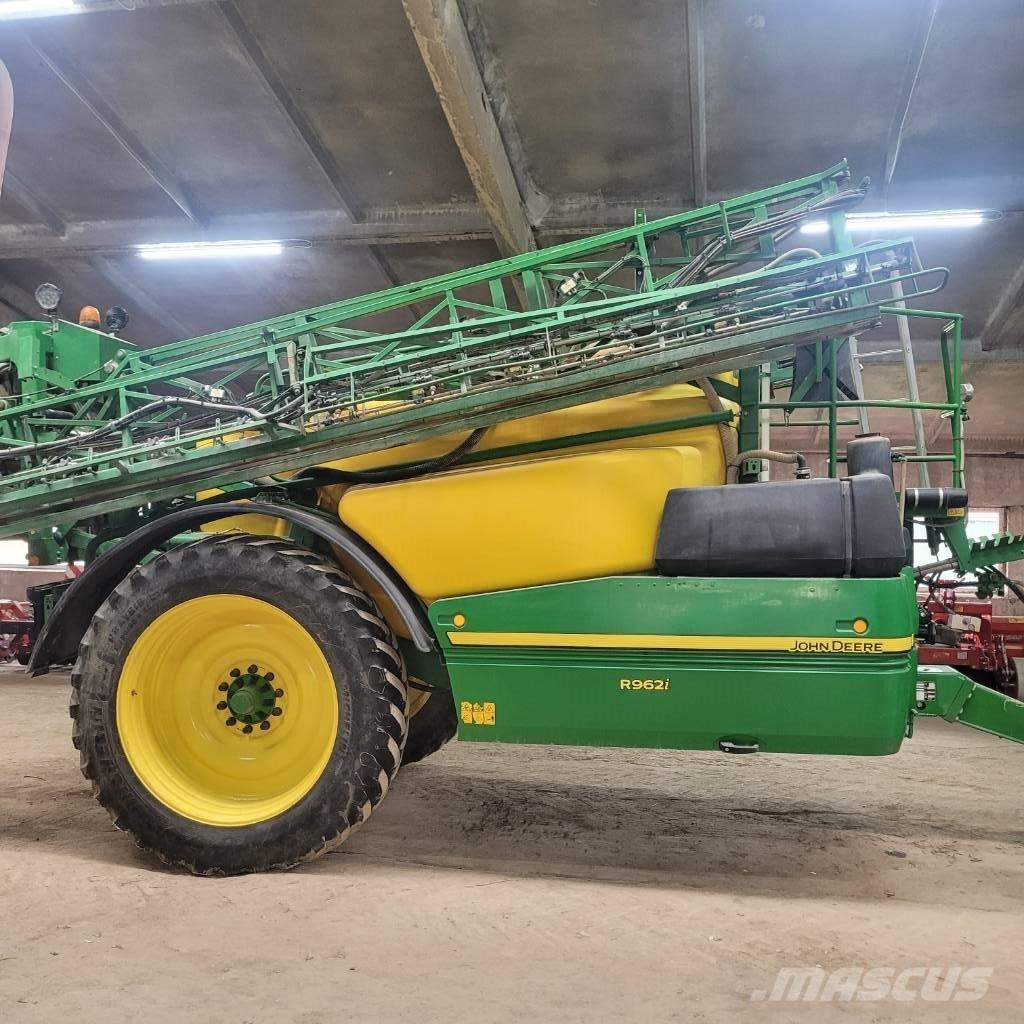 John Deere R 962 i Vučene prskalice