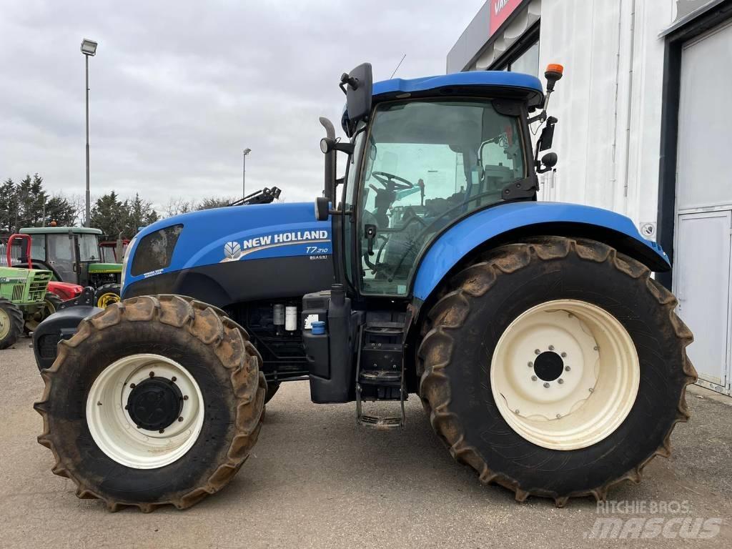 New Holland T 7.210 Traktori