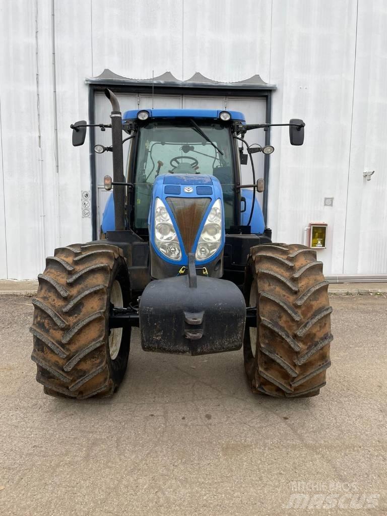 New Holland T 7.210 Traktori