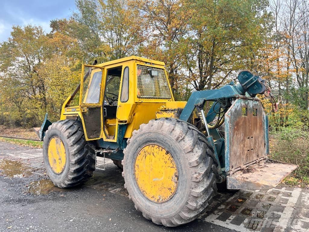 HSM 906 Šumski traktori