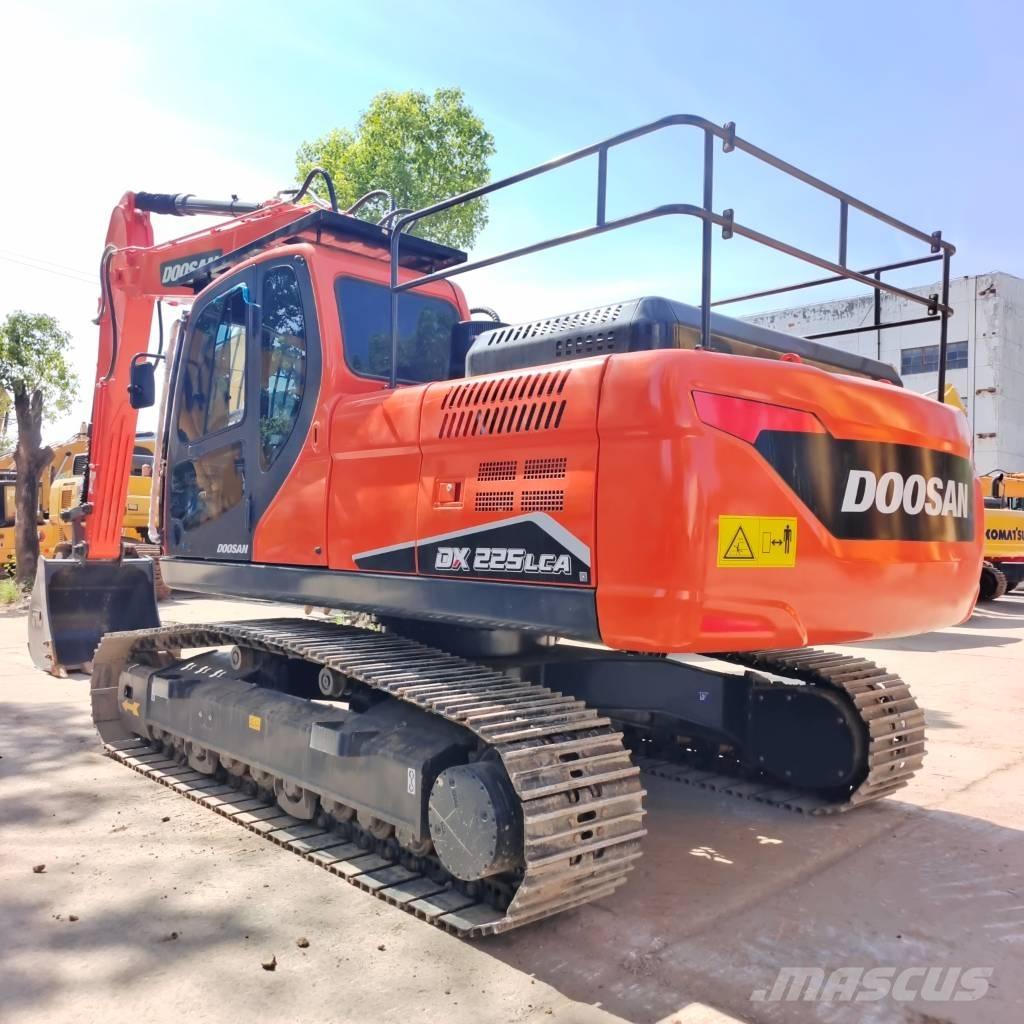 Doosan DX 225 Bageri gusjeničari