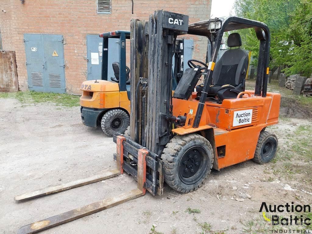 CAT V 50 D Dizelski viličari