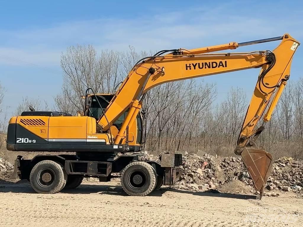Hyundai R210W-9 Bageri na kotačima
