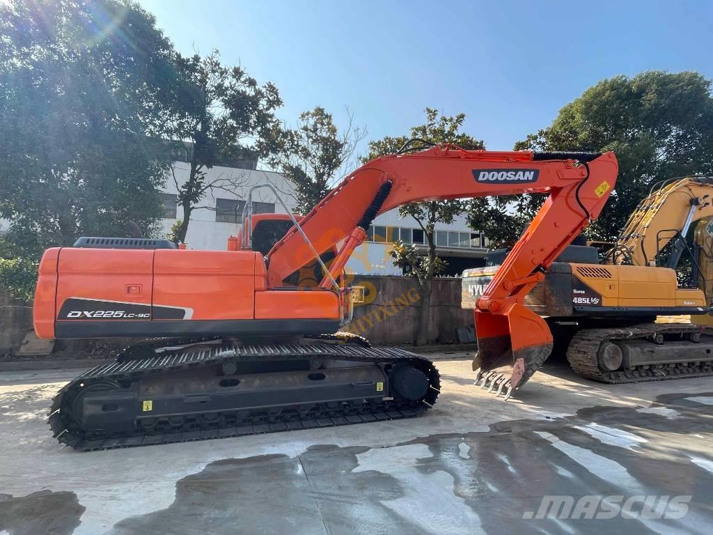 Doosan DX 225 LC Bageri dugog dosega
