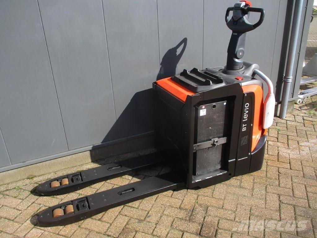 Toyota LPE200 Nisko podizni električni viličar sa platformu