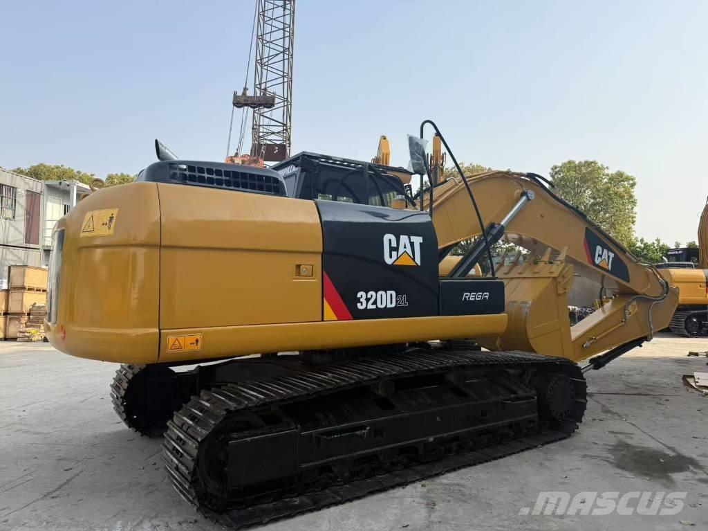 CAT 320d2 Midi bageri 7t – 12t