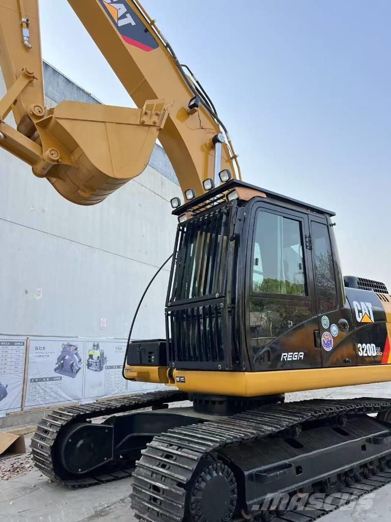 CAT 320d2 Midi bageri 7t – 12t