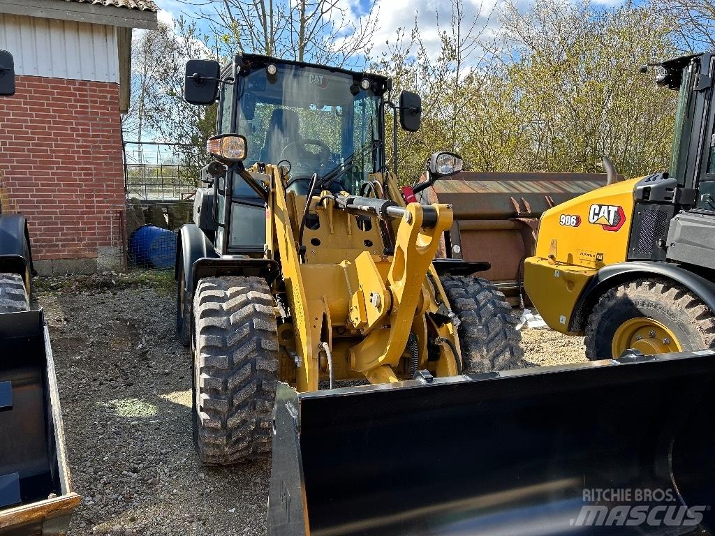 CAT 906 Utovarivači na kotačima