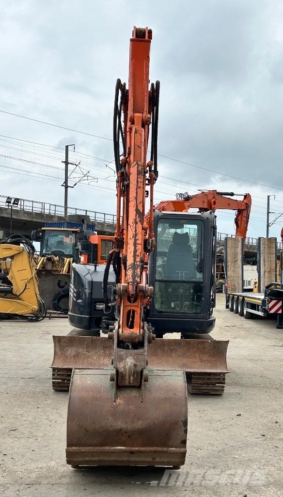 Hitachi Zaxis 85 USB Midi bageri 7t – 12t
