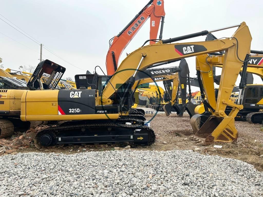 CAT 325 D2 Bageri gusjeničari