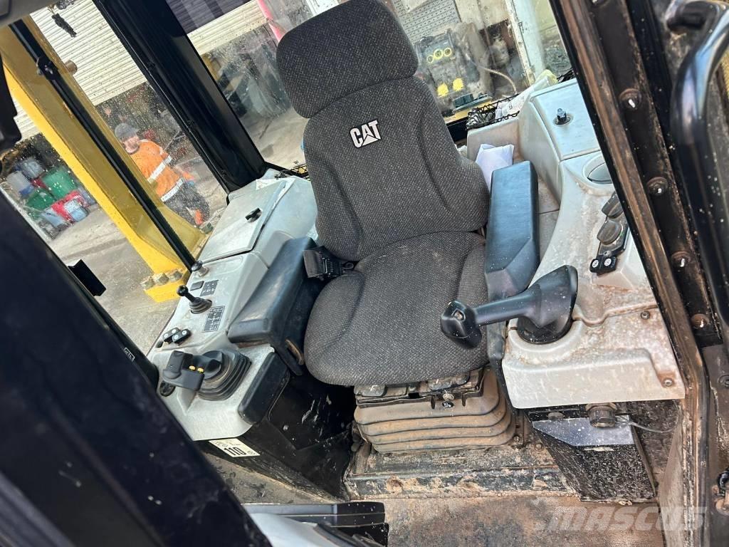 CAT D 6 N LGP Buldožeri gusjeničari