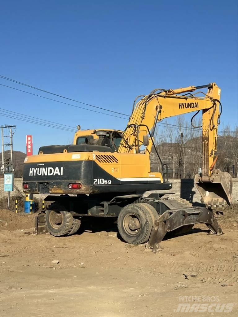 Hyundai R210W-9 Bageri na kotačima