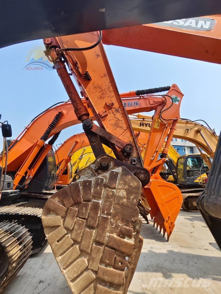 Doosan DX300LC Bageri gusjeničari