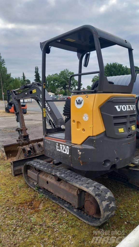 Volvo ECR 25 D Mini bageri <7t