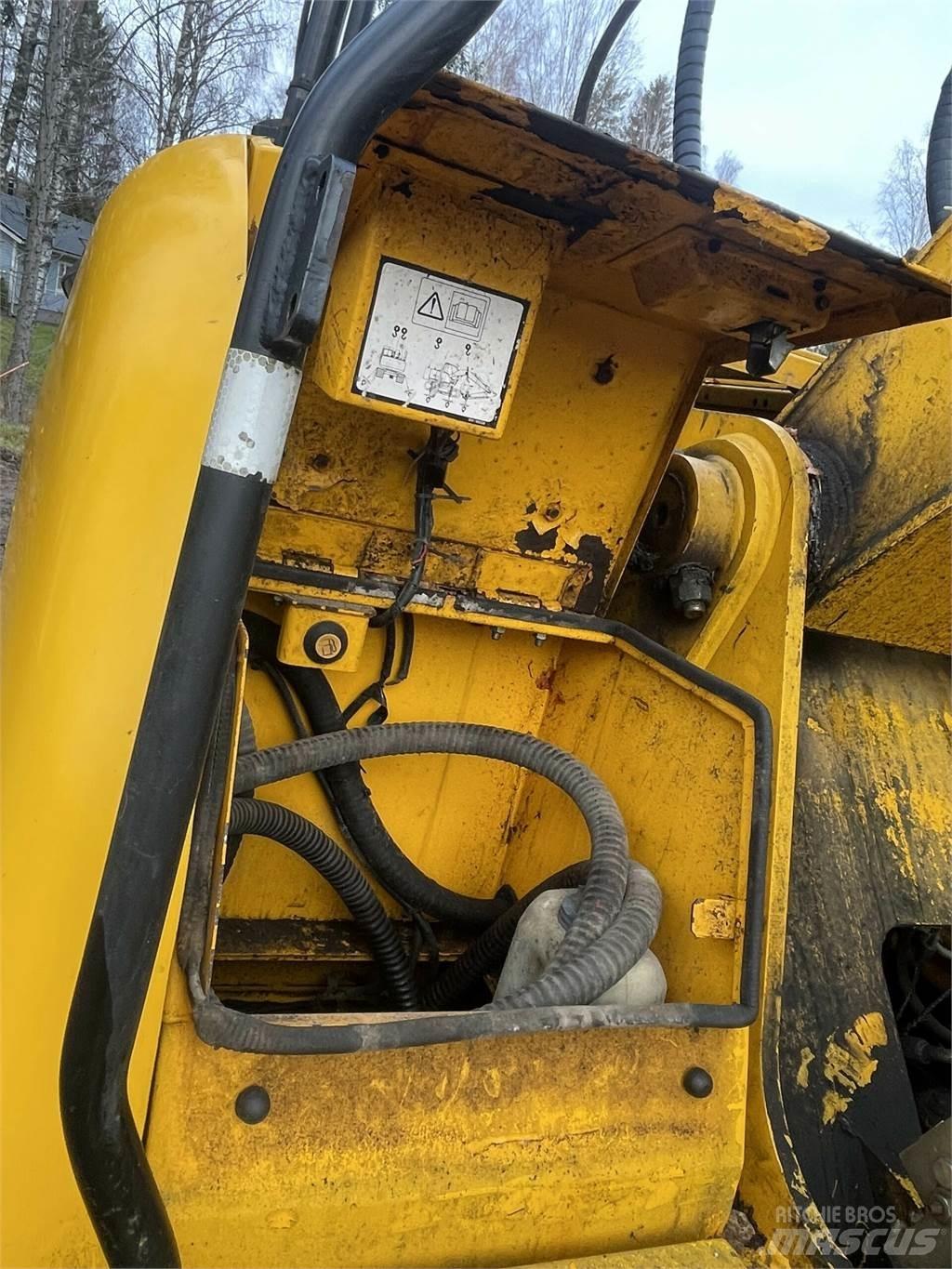JCB JS 200 LC Bageri gusjeničari
