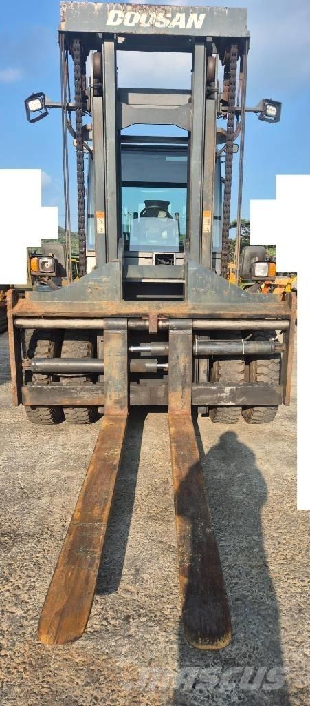 Doosan D 160 S-5 Dizelski viličari
