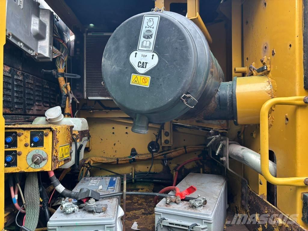 CAT 330 D L Bageri gusjeničari