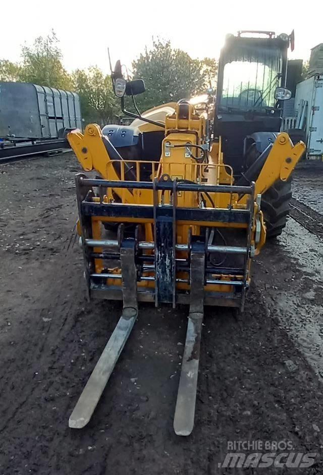 JCB 540-140 Teleskopski viličari